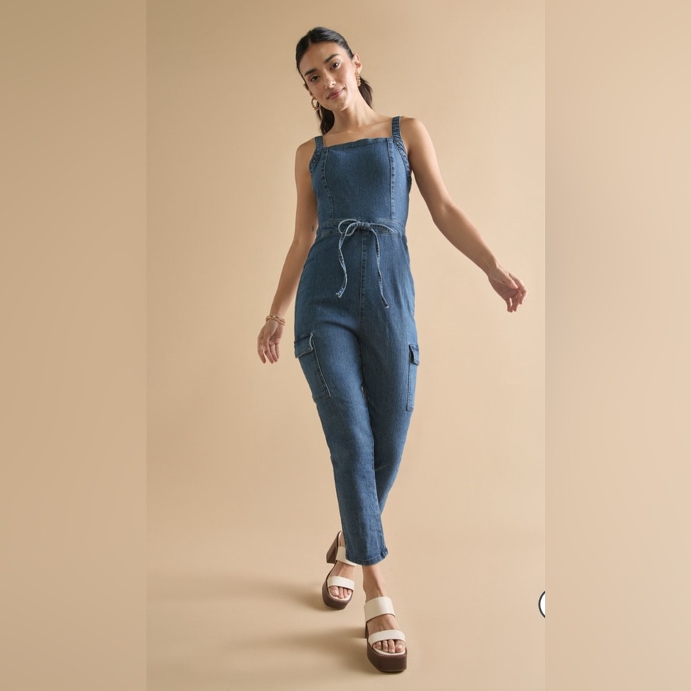 New Francesca’s Kirsten Denim Tie Front Utility
Jumpsuit